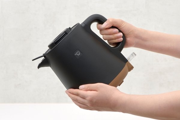 電気ケトル_本体二重構造.jpg