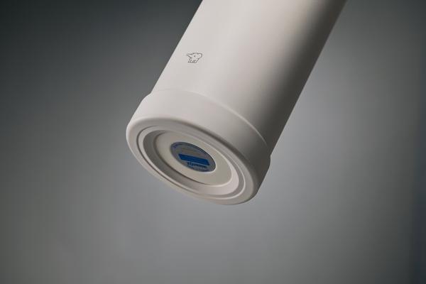 SD-KA100_ボトルを守る底カバー（シリコーンゴム製）つき