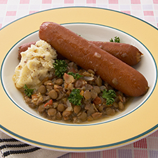 ソーセージとレンズ豆の煮込み