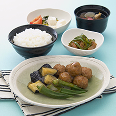 夏野菜と肉だんごの甘酢あん