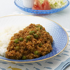 フレッシュトマトとえんどう豆のキーマカレー