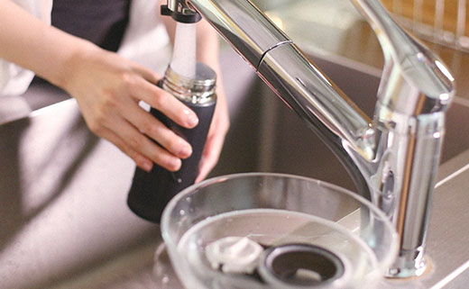 3. 洗剤で洗う